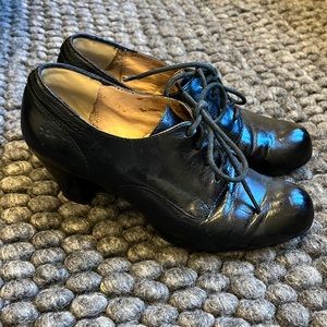 Frye women's black Lois Oxford shoes size 7.5M